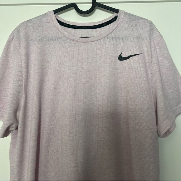 Nike Mens T Shirt Large Pink Lavender Dri Fit Crewneck Logo Activewear Sport - Picture 2 of 8
